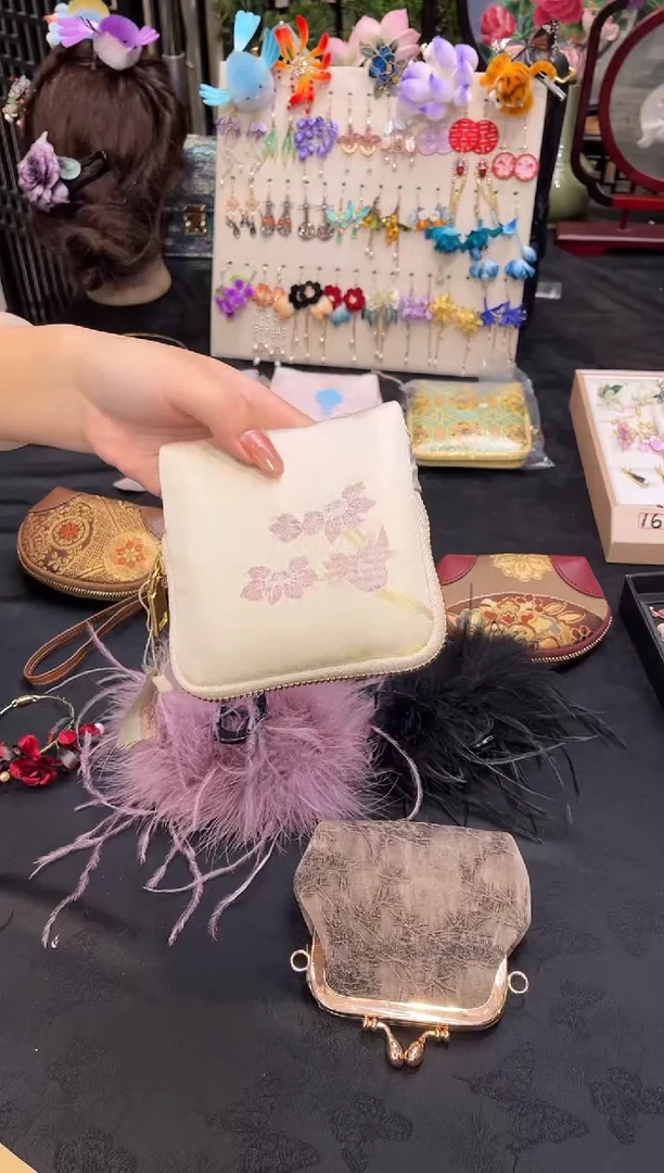织绣哈*哈非遗苏绣手工饰品
