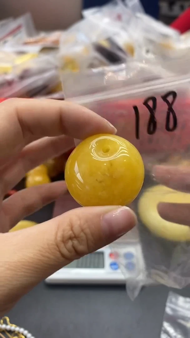 琥珀未镶嵌珠宝奇石994