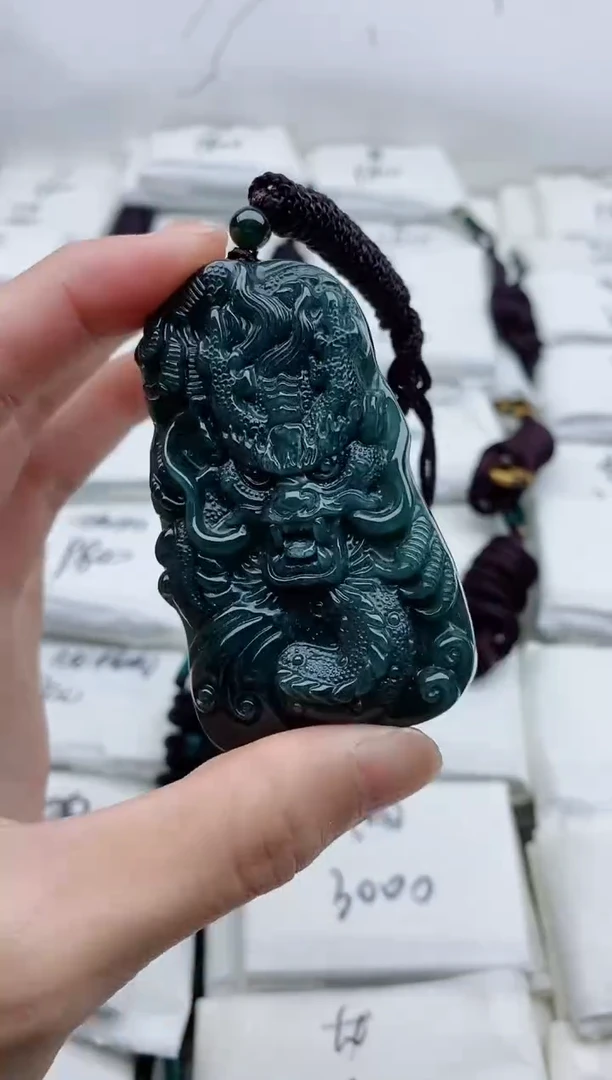 颈饰未镶嵌翡翠8