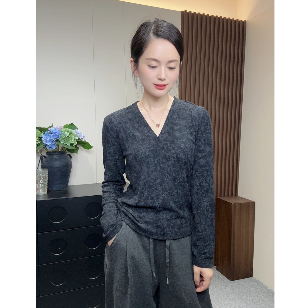 【程程家】V领晕染长袖打底单穿