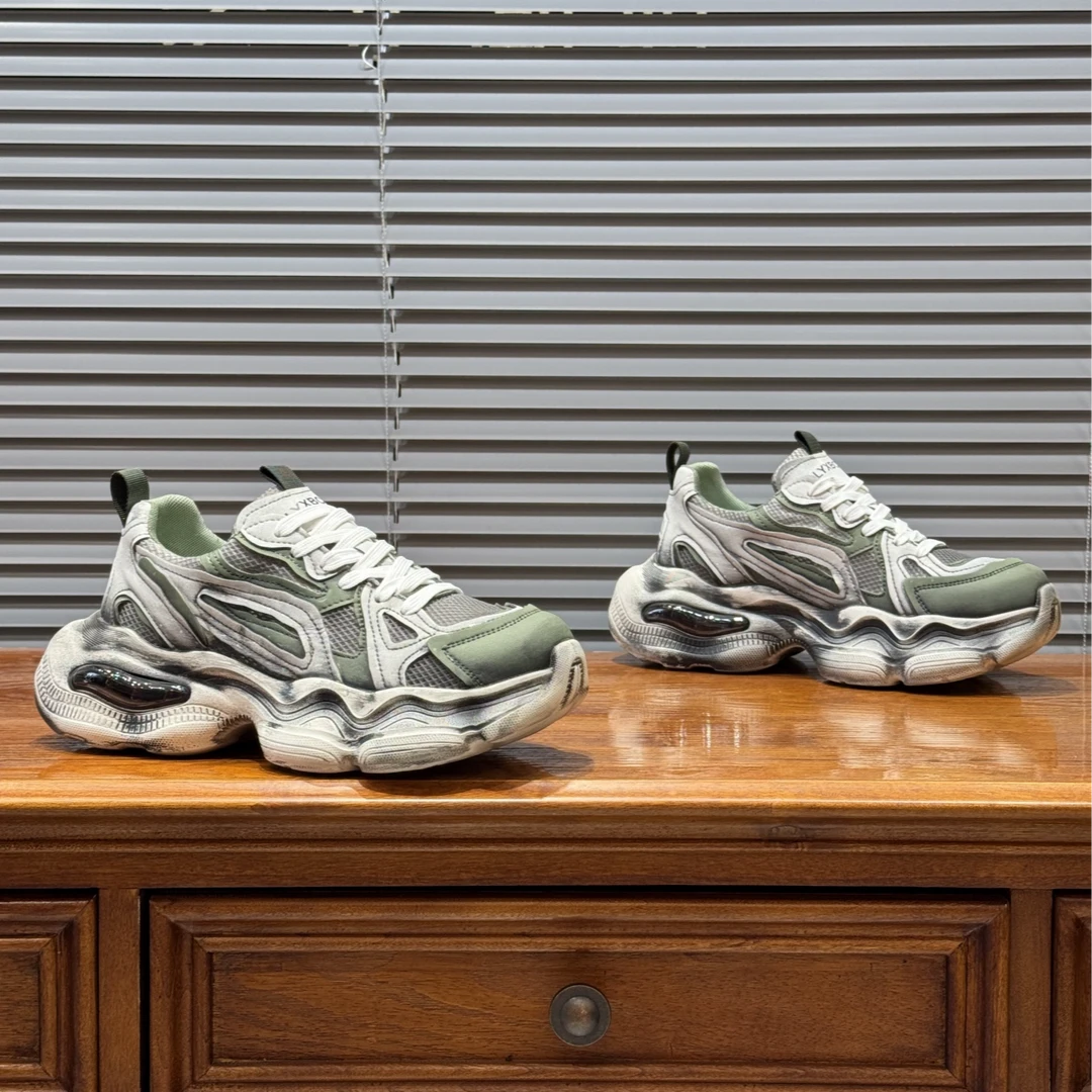 2025夏季新款时尚百搭潮流轻奢高端舒适耐磨休闲男鞋（标准码数）