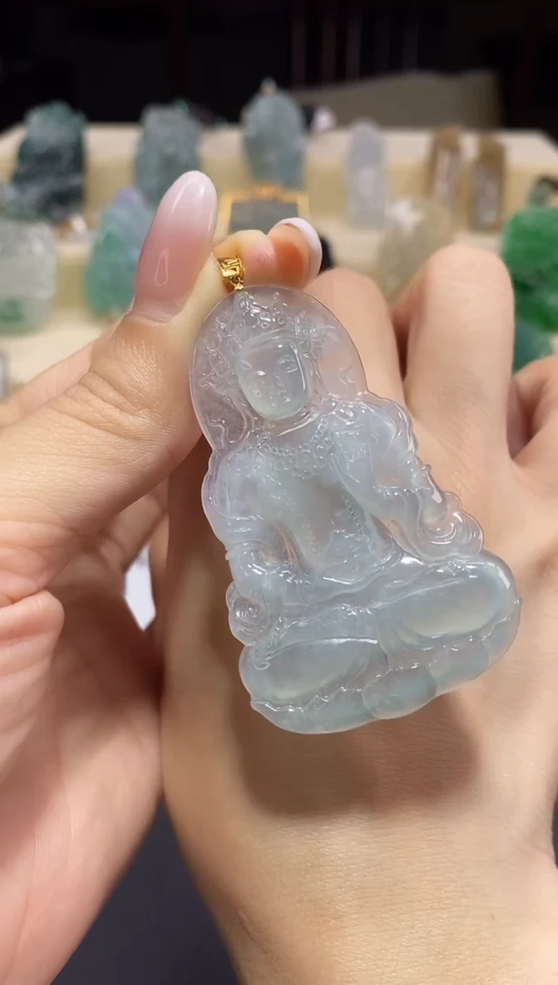 翡翠18K金镶嵌颈饰度母