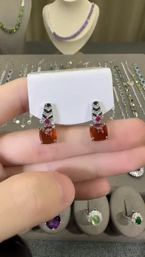 银S925镶嵌耳饰石榴石（芬达石）9mm糖塔耳坠设计款