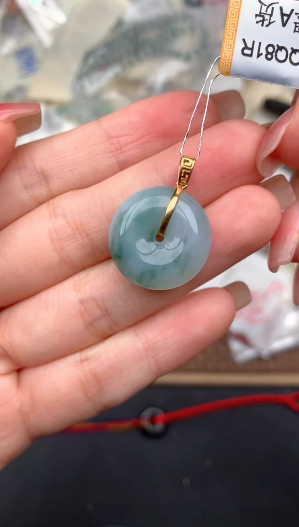 18K金镶嵌挂件翡翠一