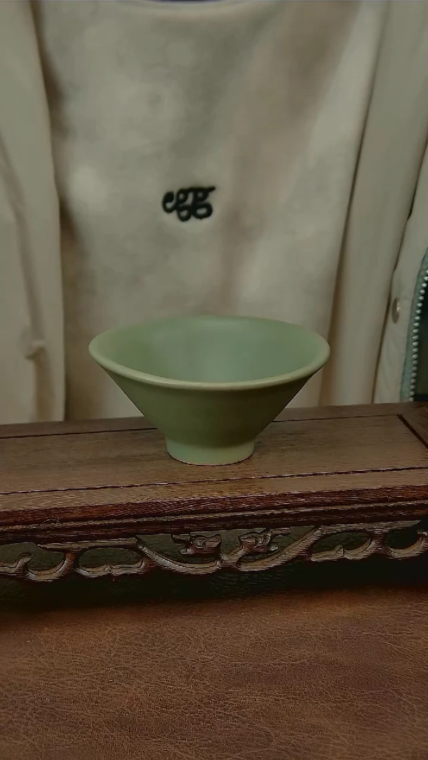 绿釉斗笠盏