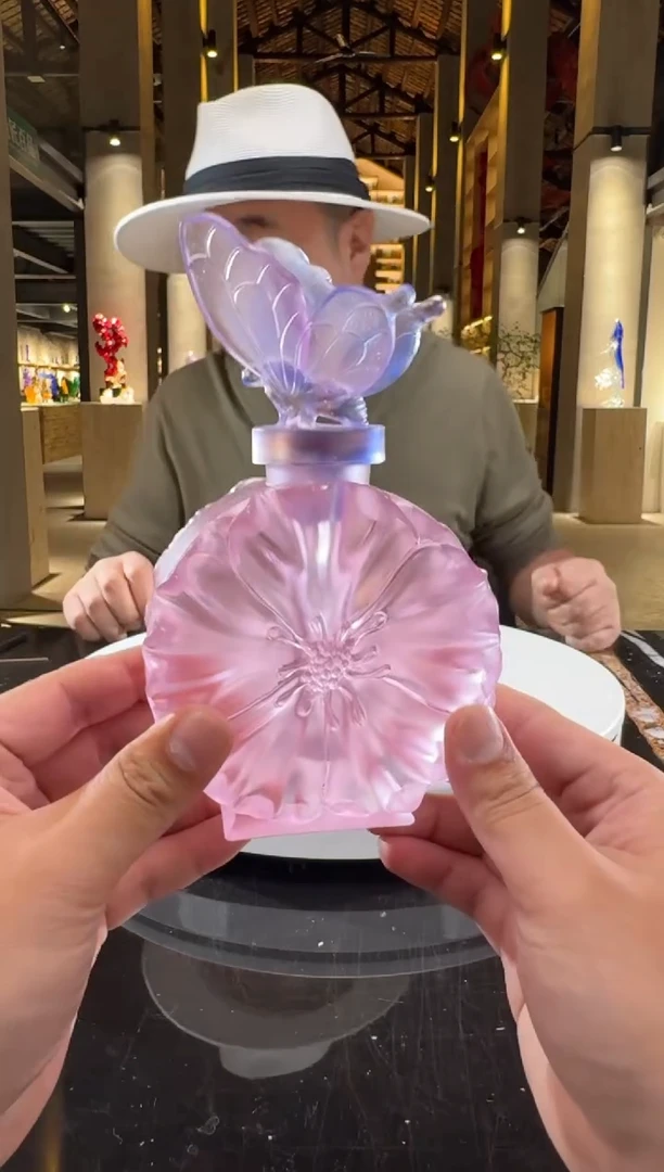 摆件粉水晶香薰瓶摆件