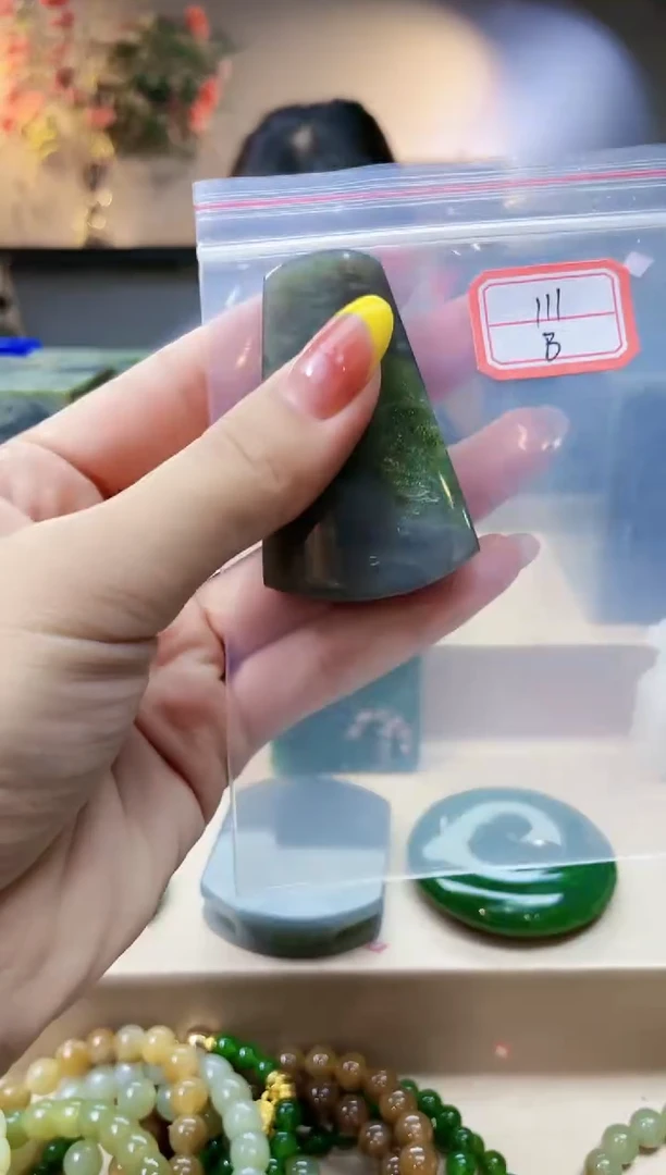 和田玉未镶嵌挂件1