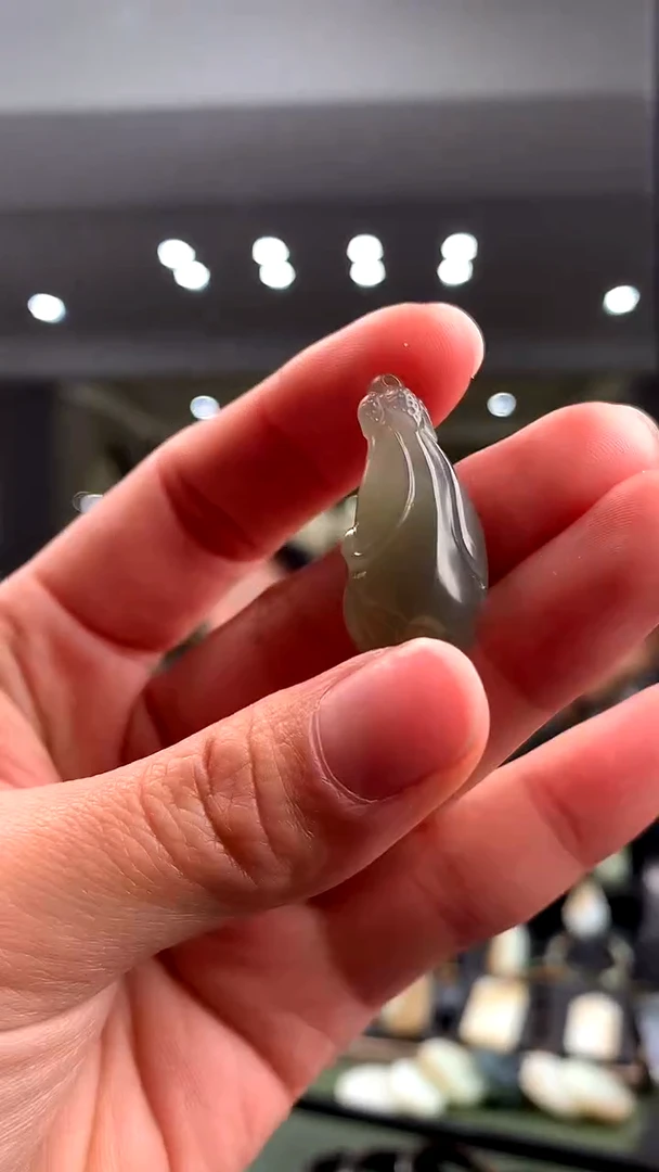 颈饰未镶嵌和田玉挂件