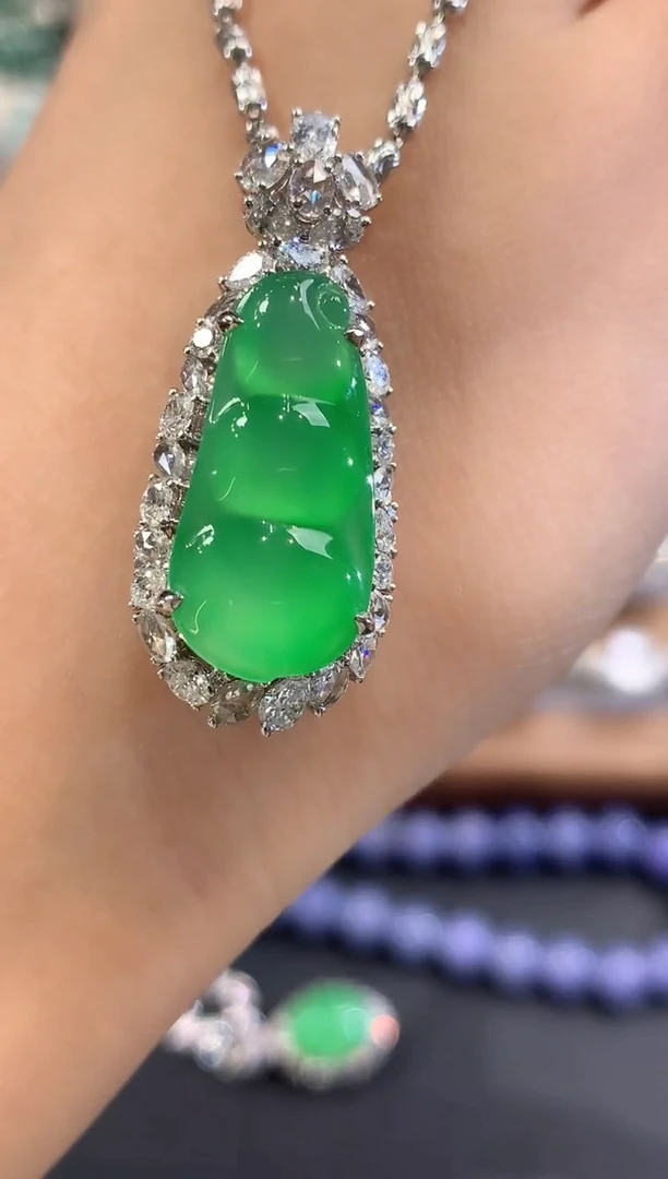 吊坠(不含链)18K金镶嵌翡翠w46