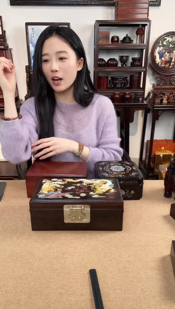 紫檀木类成套家具龙凤盒