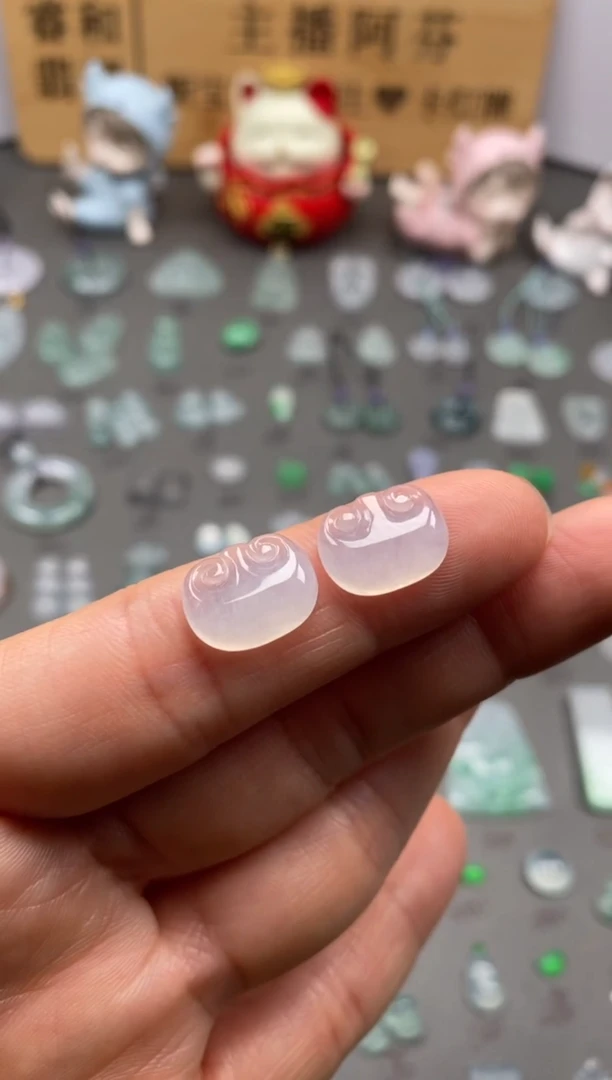 【闪购商品】翡翠颈饰未镶嵌如意头1对/芬