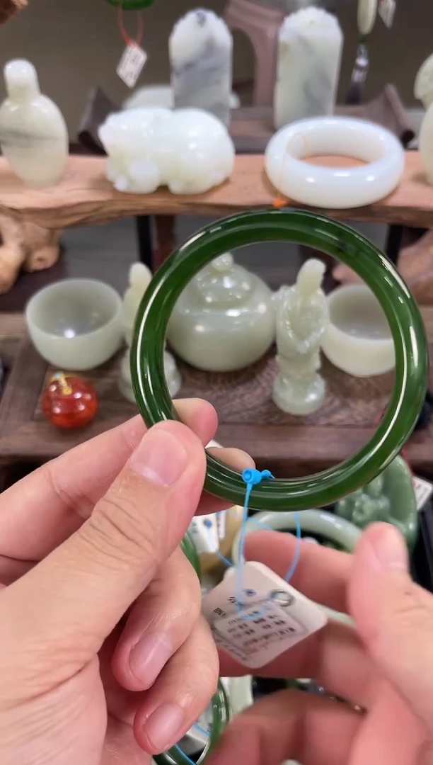 【闪购商品】和田玉手镯未镶嵌俄七碧玉 58圈 9007413