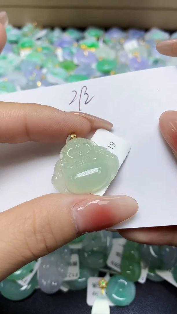 翡翠18K金镶嵌颈饰 天然缅甸翡翠A货