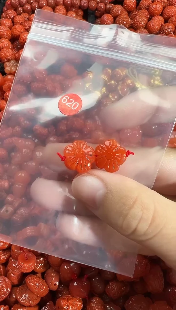 颈饰未镶嵌南红玛瑙1