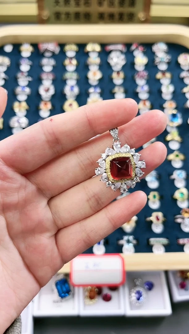 颈饰银S925镶嵌石榴石奶*昔k632