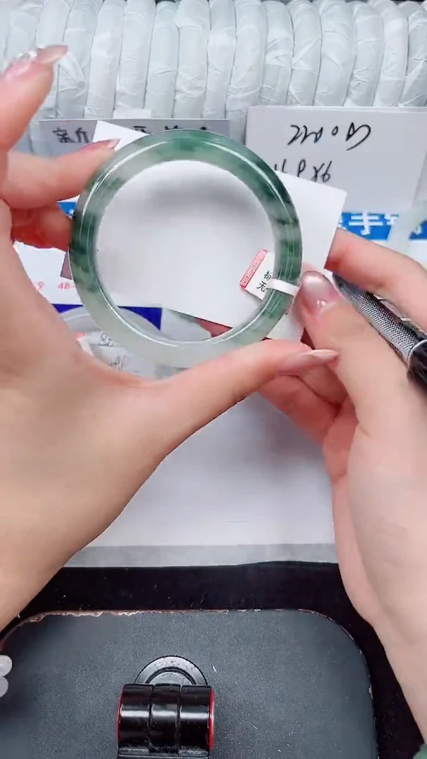 未镶嵌手镯石英质玉89-56/57