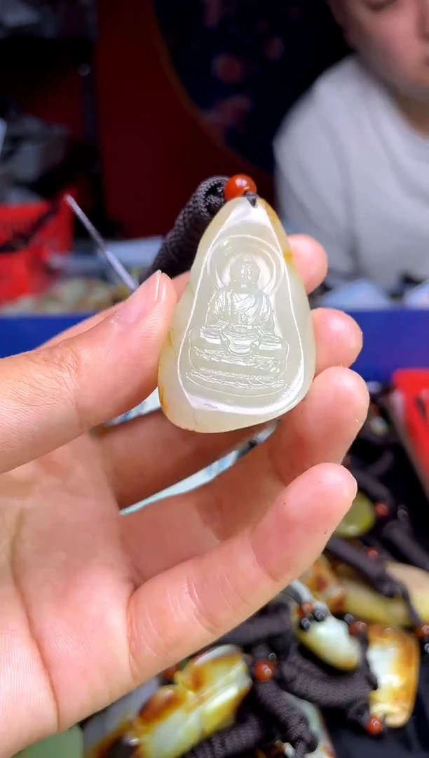 和田玉未镶嵌颈饰1