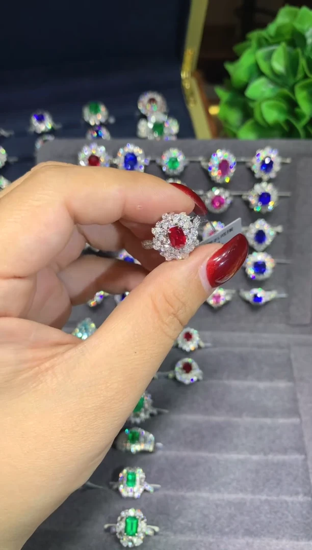 18K金镶嵌戒指红宝石1.01ct