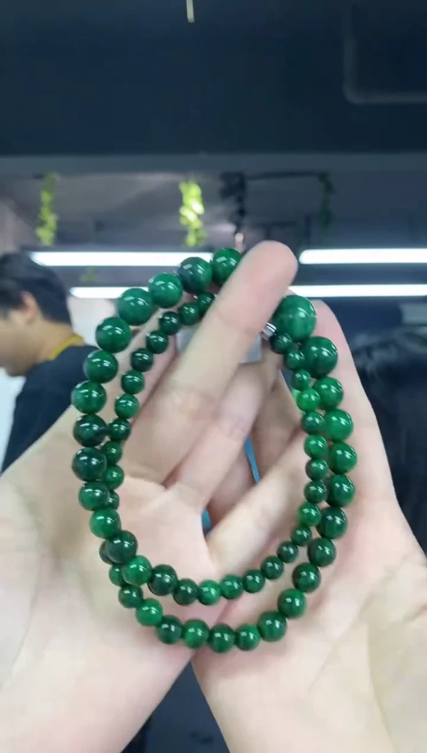 翡翠未镶嵌颈饰多样性发其一颜色微差