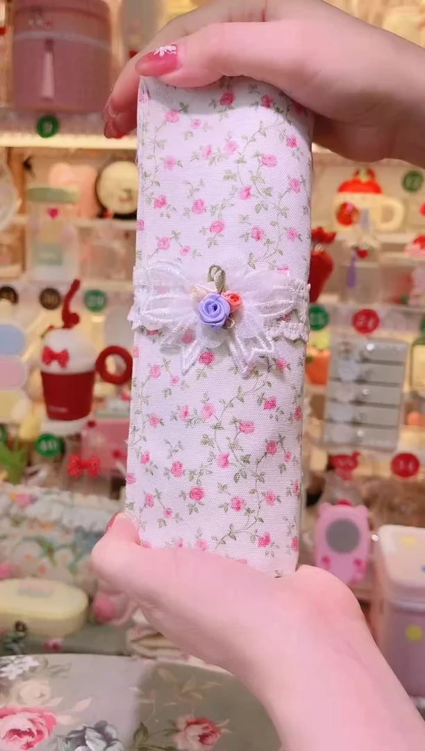 小碎花化妆笔袋粉~品质好发货快放心拍！