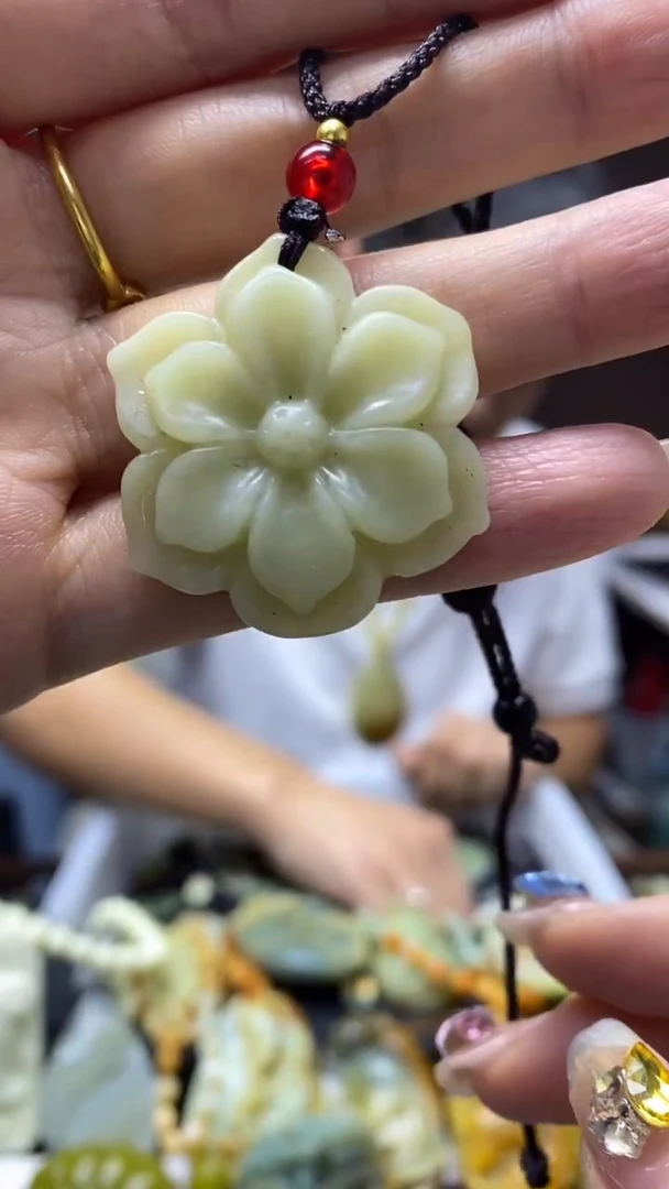 未镶嵌岫玉挂件