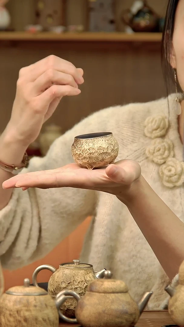 言野手作 粉引仿古三足杯