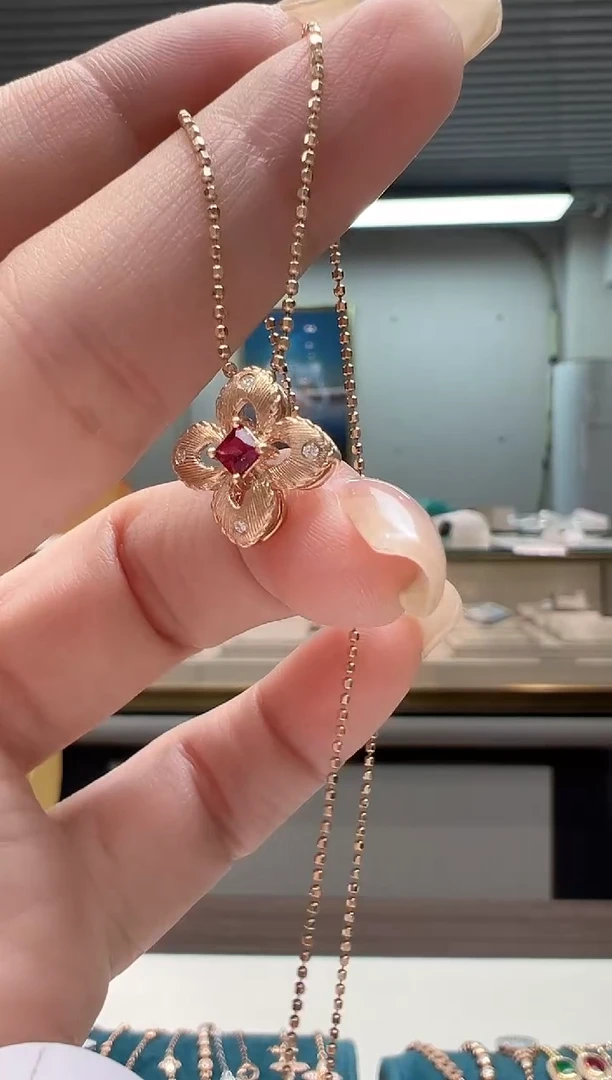 【闪购商品】尖晶石吊坠(不含链)18K金镶嵌尖晶石四叶吊坠K红