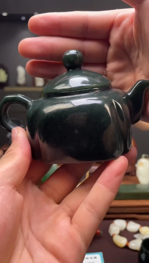 未镶嵌和田玉摆件茶壶