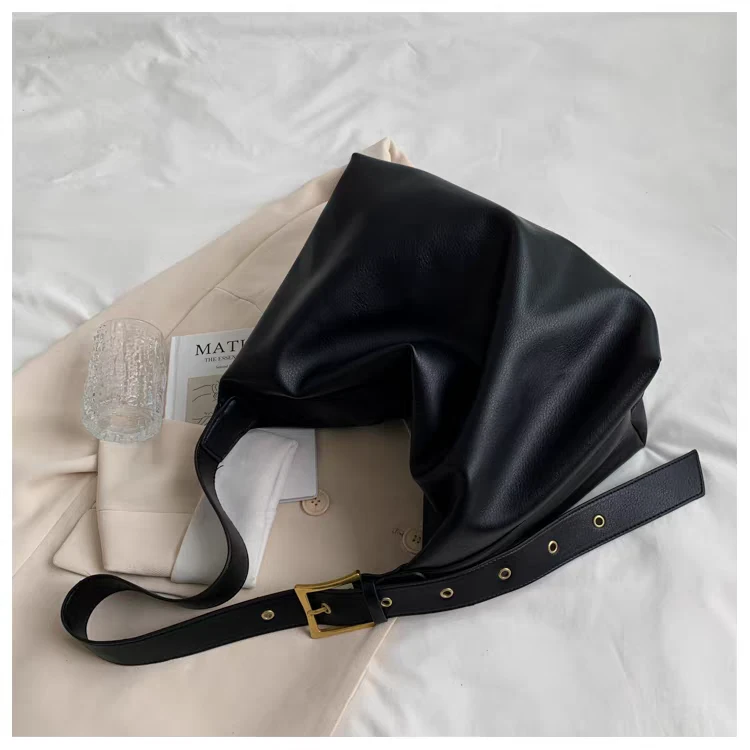 简约百搭高级感大容量软皮女款斜挎单肩通勤托特包