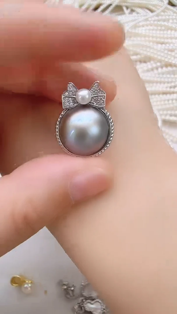 合金拼合珍珠（马贝珠）颈饰灰色在逃吊坠