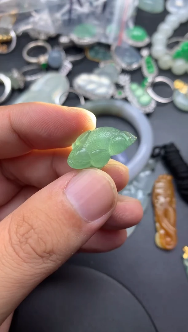 颈饰未镶嵌翡翠?***片玲珑骰子商品不退不换