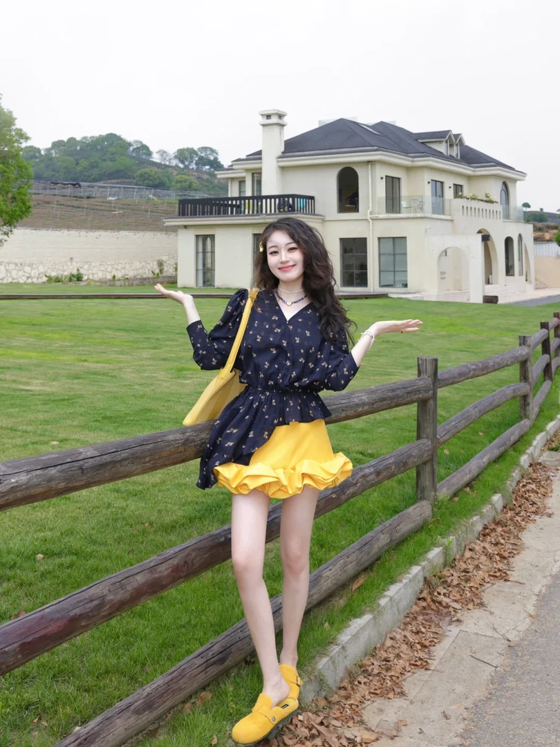 2025夏季新款法式复古气质显瘦碎花衬衫女荷叶边短款半身裙裤套装