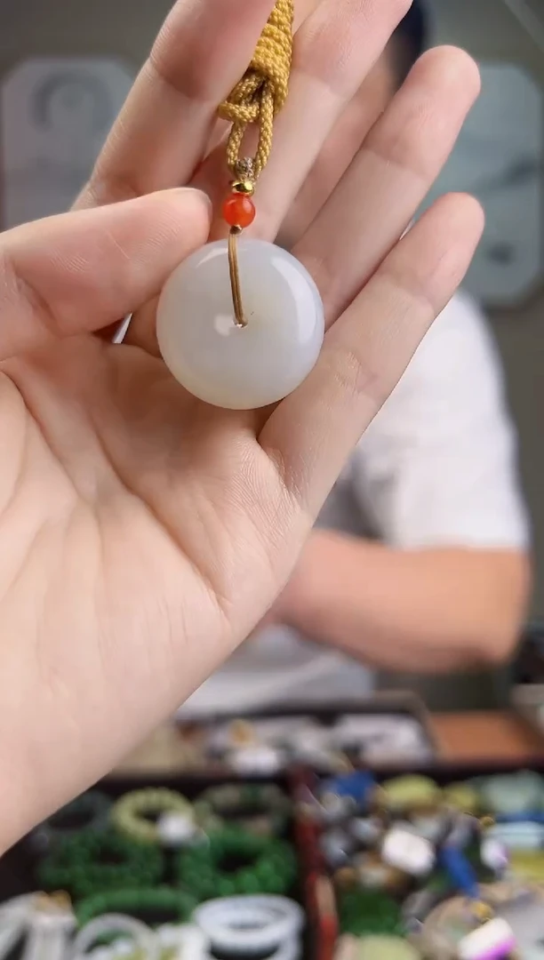 颈饰未镶嵌和田玉一物一证 拍一单发一个