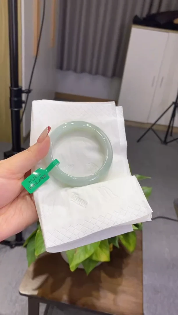 【闪购商品】翡翠手镯未镶嵌00009982