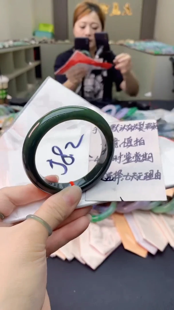 翡翠手镯未镶嵌0348467910