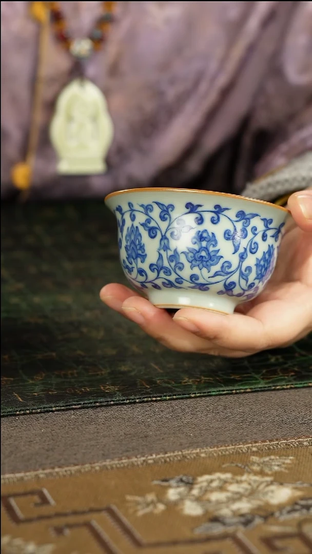 善窑厂汝窑青花缠枝莲压手杯