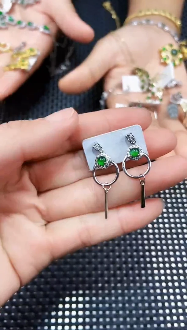 【闪购商品】翡翠耳饰未镶嵌11111111111