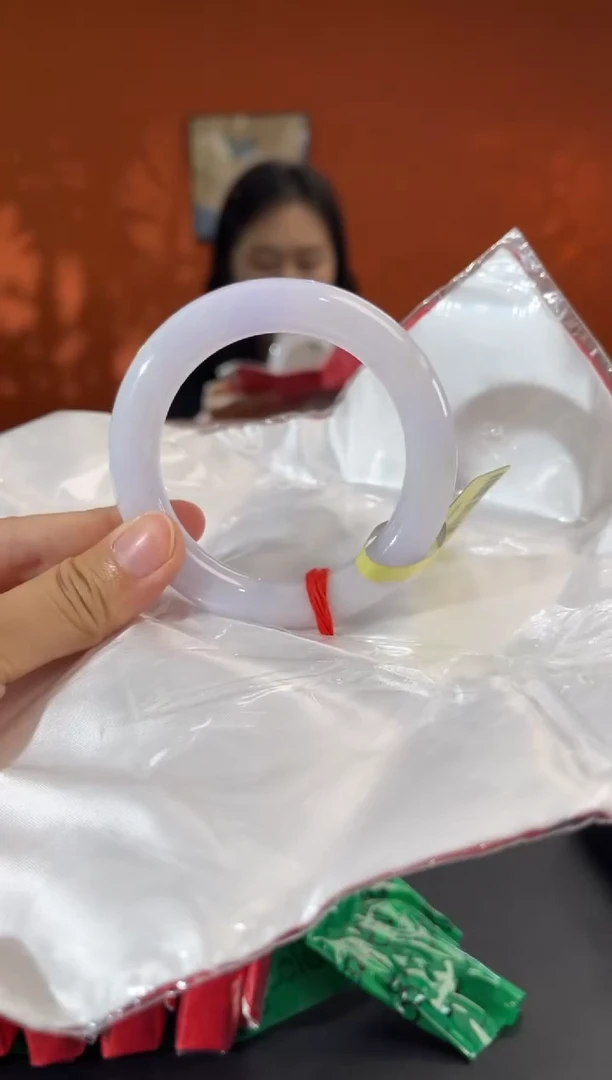 未镶嵌手镯翡翠6      54.7