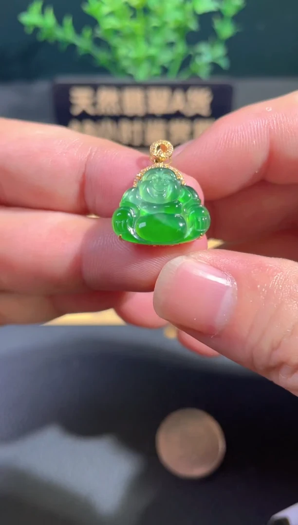 颈饰18K金镶嵌翡翠翡翠
