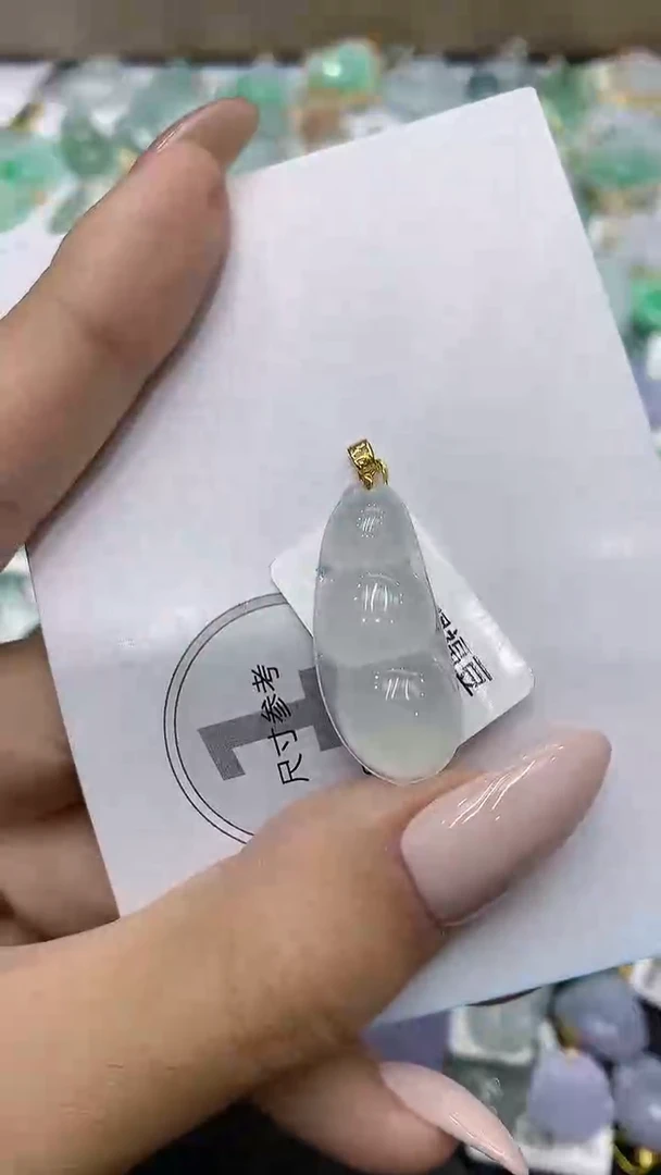 颈饰18K金镶嵌翡翠111111111111