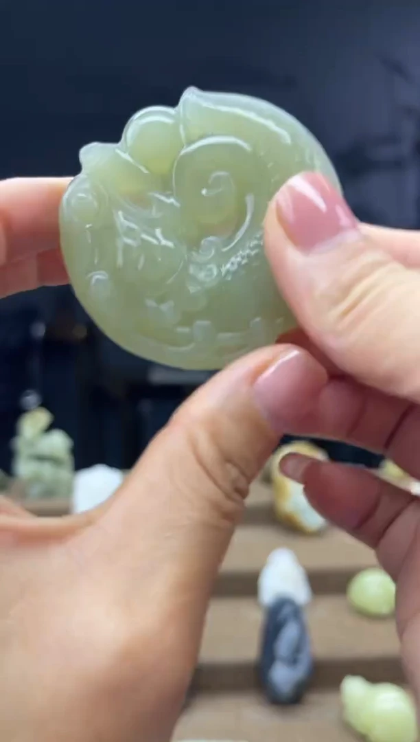 颈饰未镶嵌和田玉1