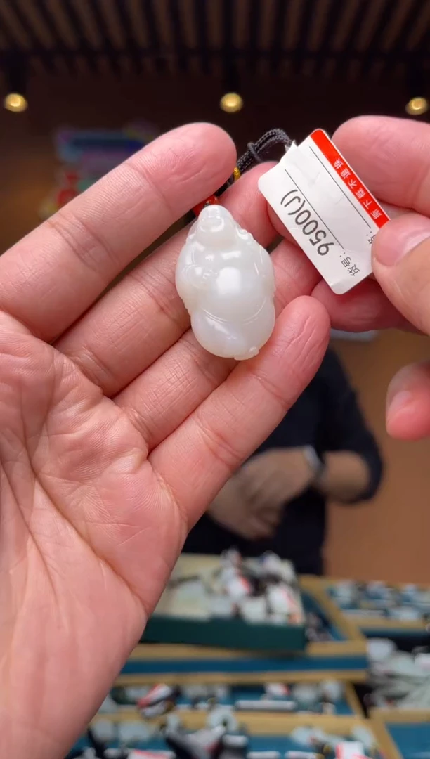 【闪购商品】和田玉吊坠未镶嵌J