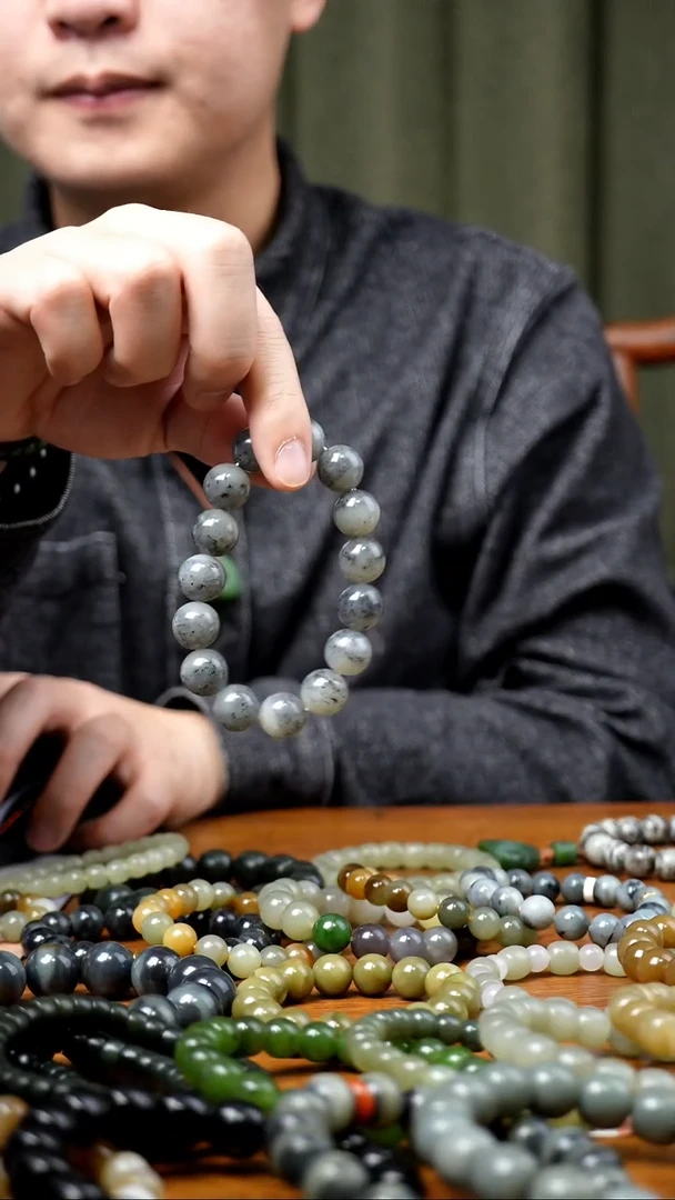 未镶嵌手链和田玉（糖玉）戈壁点墨青花