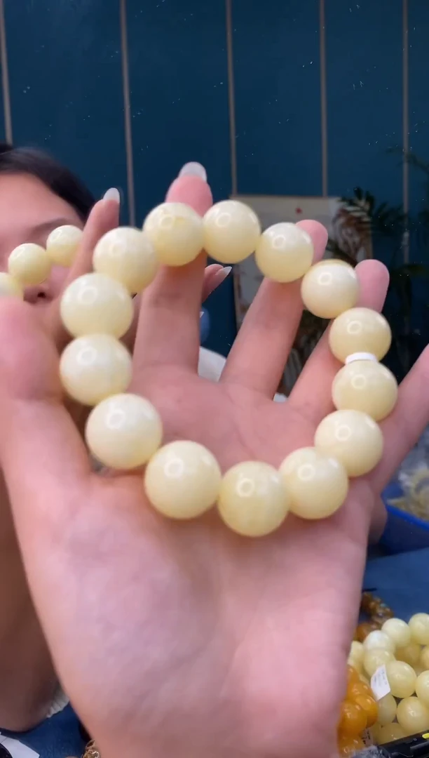 裸石琥珀未镶嵌1/2多样性发其一69