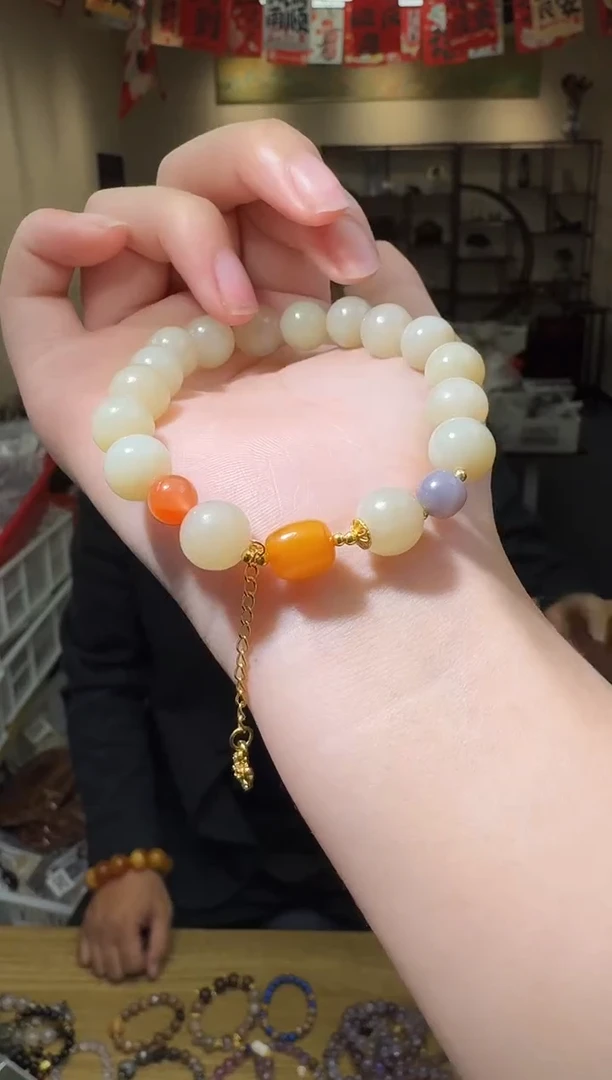 未镶嵌手链和田玉多样性发一件 565