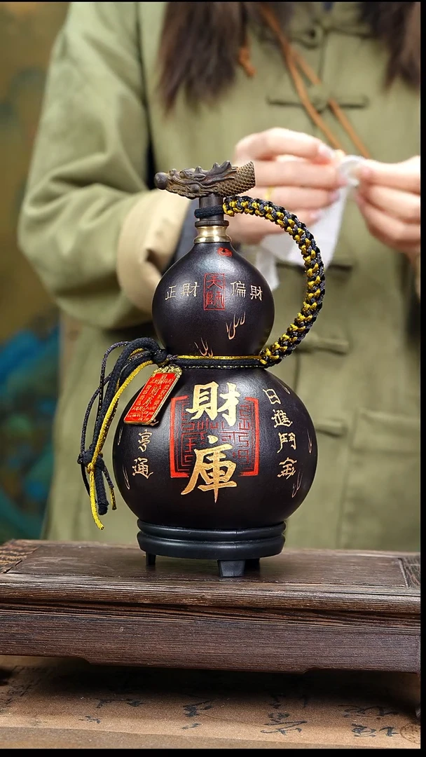 连****厂YC078雕刻款天然酒葫芦（一物一拍）