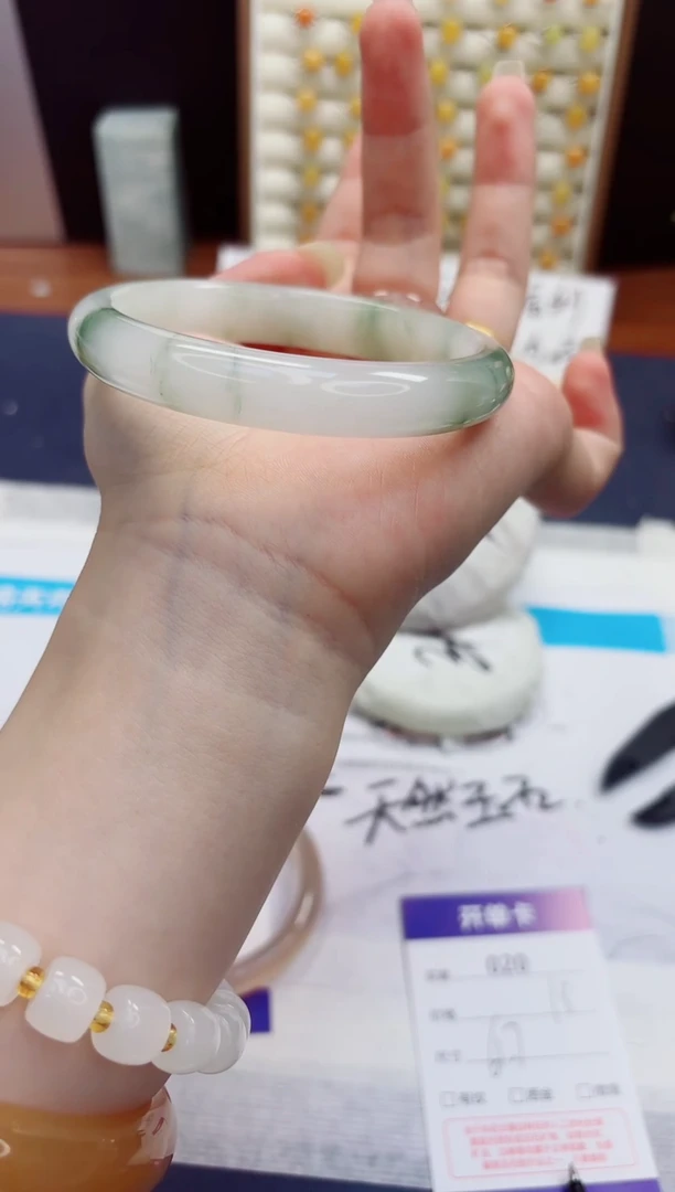 未镶嵌手镯石英质玉20-天山翠-圈口61