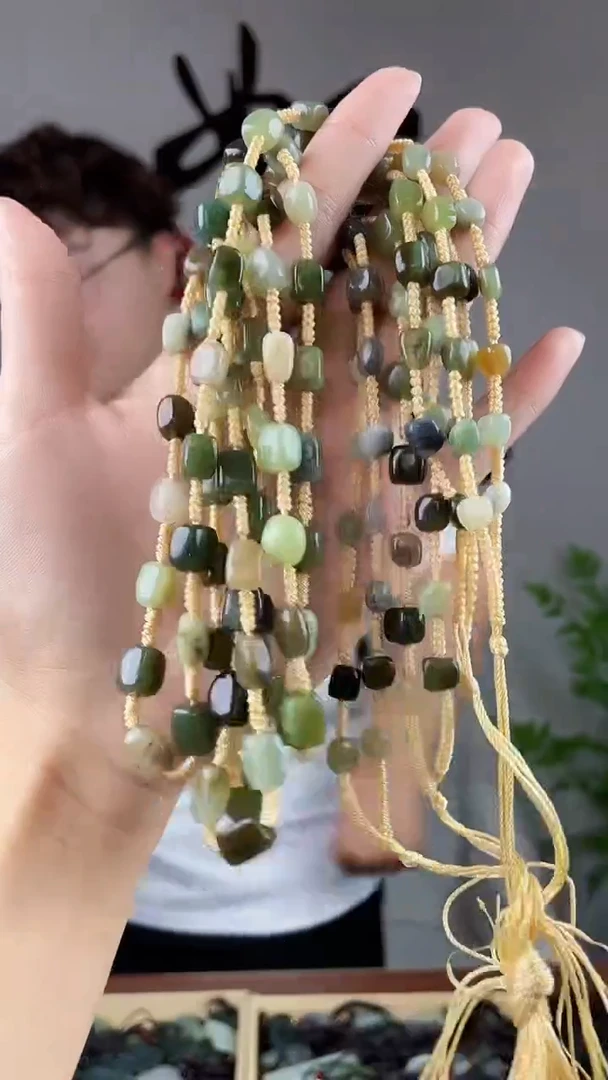 和田玉未镶嵌颈饰拍一发一，多样性发货