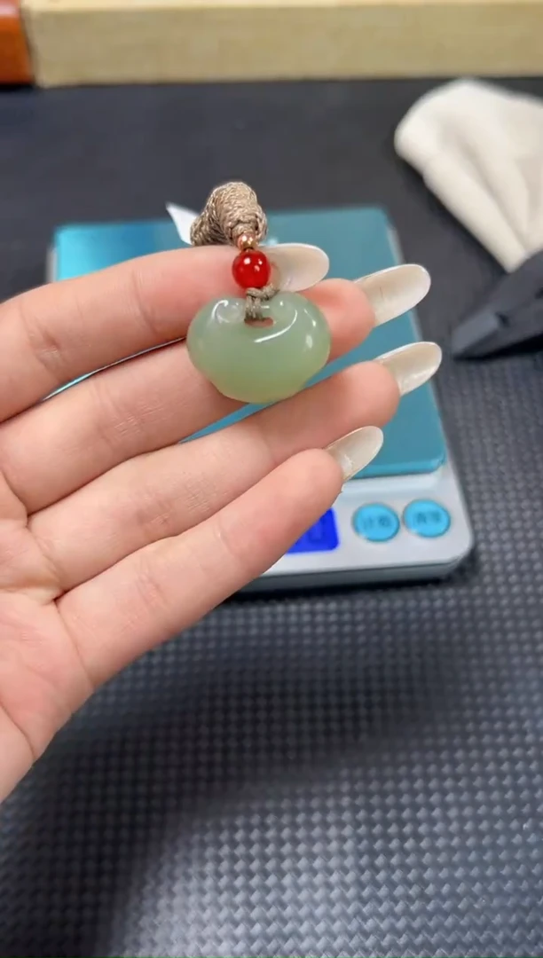 吊坠(不含链)未镶嵌和田玉99