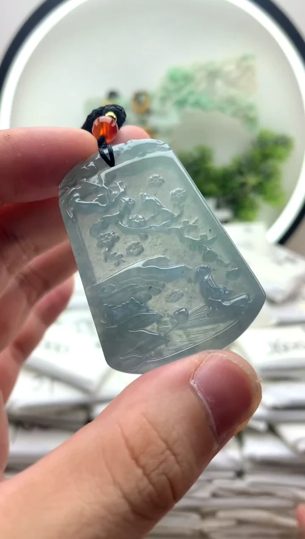 颈饰未镶嵌翡翠山水牌